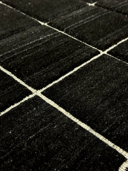 Jix Grid - Black Velvet