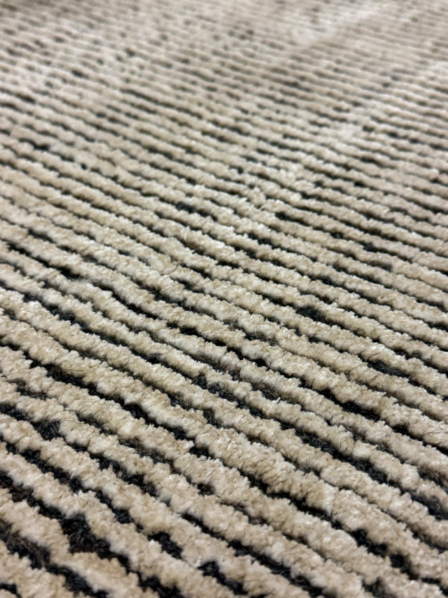 Jixxie Jab Stripe - Pearl & Bruiser