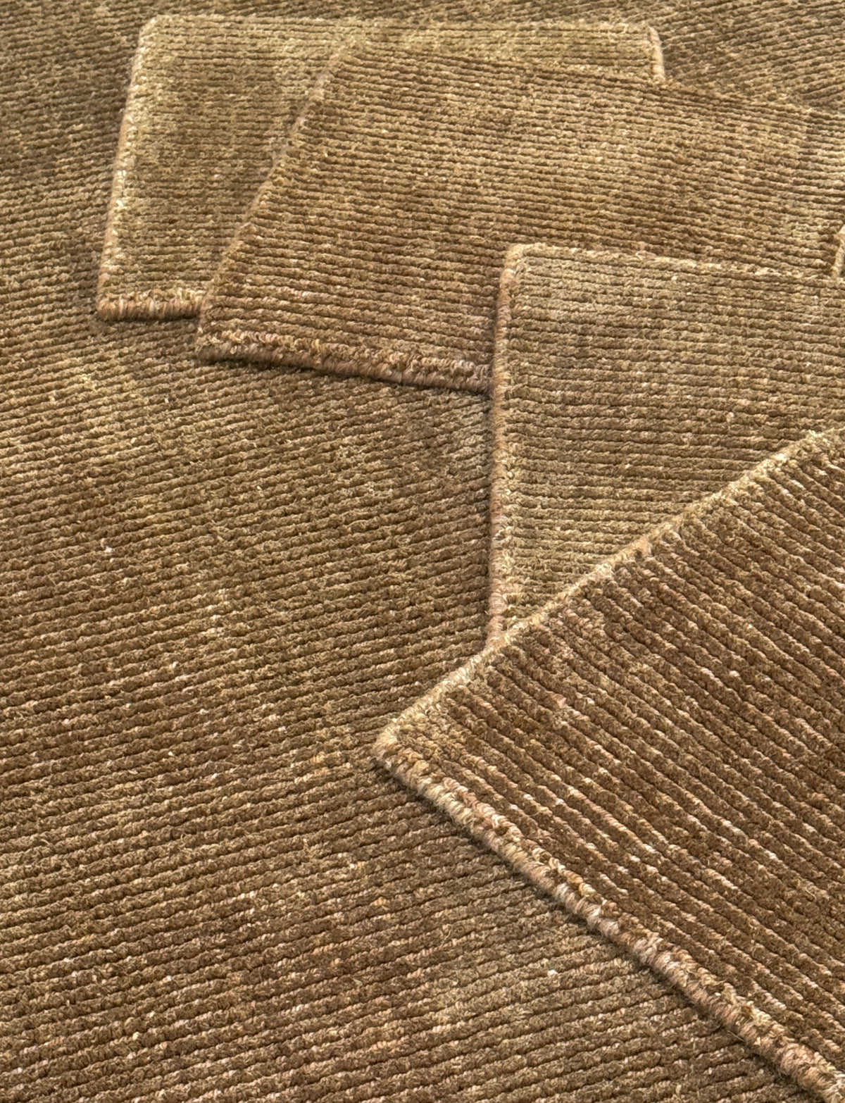 Jixxie Loom - Gilded Bronze