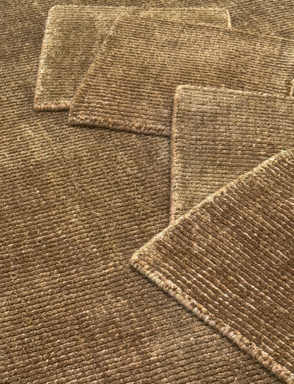 Jixxie Loom - Gilded Bronze