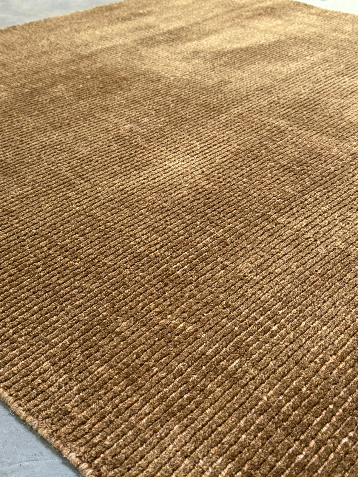 Jixxie Loom - Gilded Bronze
