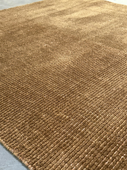 Jixxie Loom - Gilded Bronze