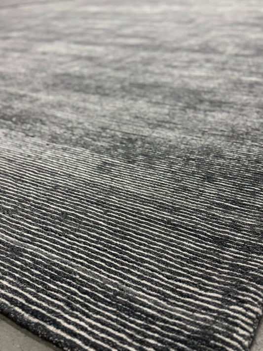 Jixxie Loom - Tufted Peacock