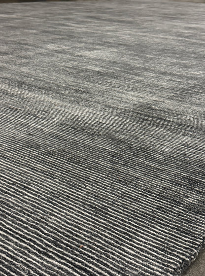 Jixxie Loom - Tufted Peacock