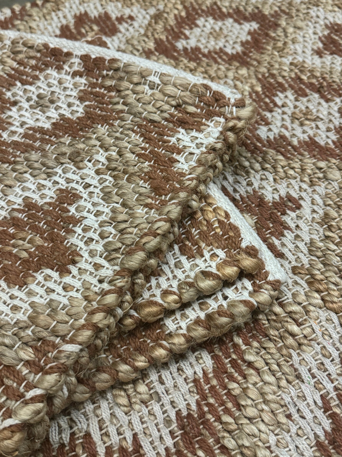 Jubax Trellis - Spiced Amber
