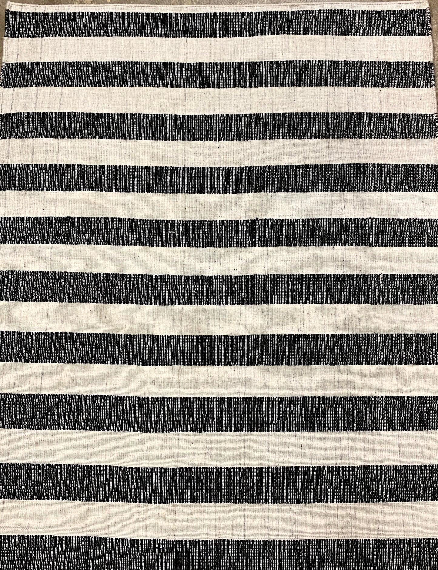 Archive Sale Outdoor Kamden Stripe - Panda Pearl 4ft x 5ft