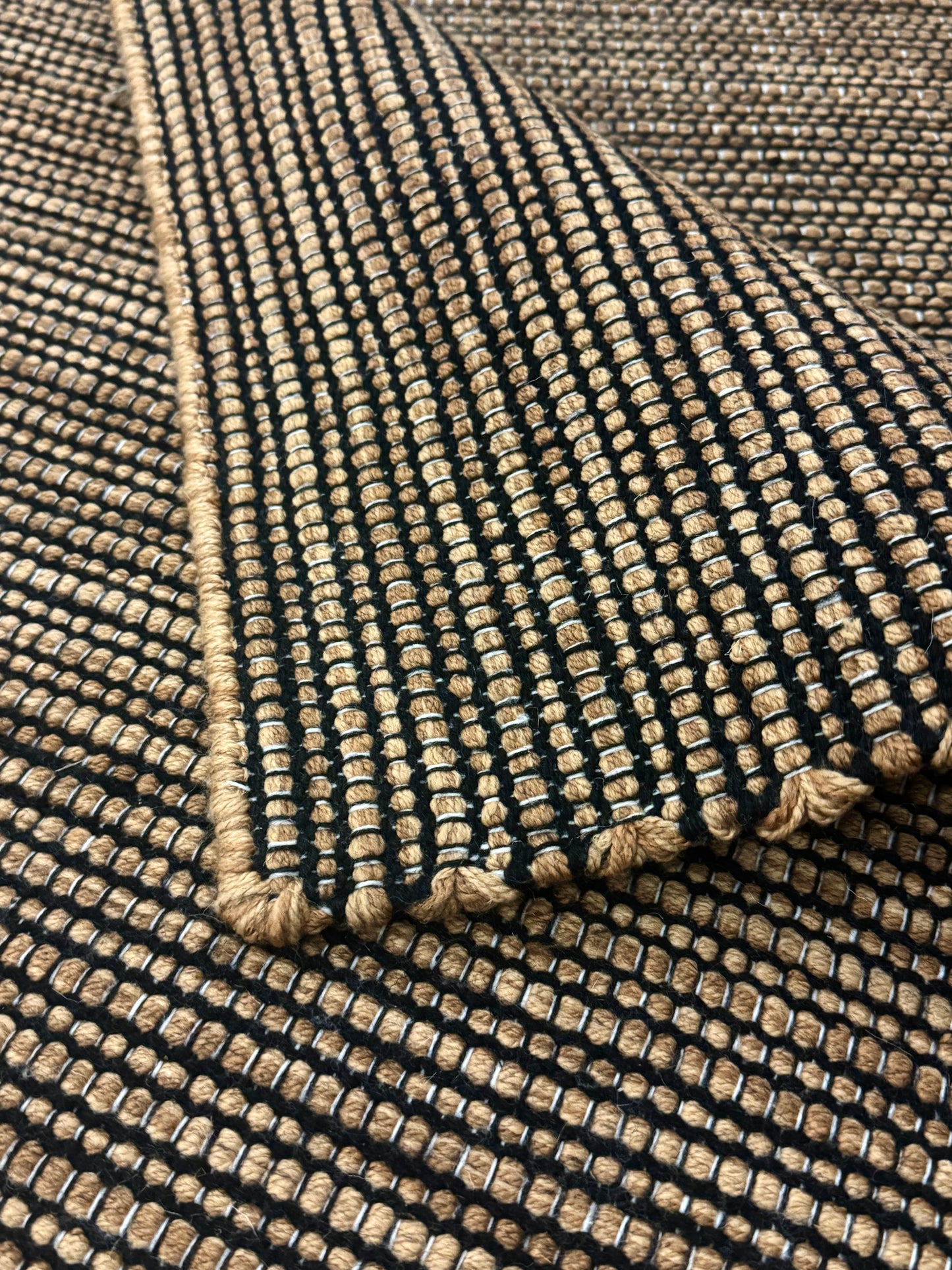 Outdoor Modern Stria - Kickin' Karmel Leg