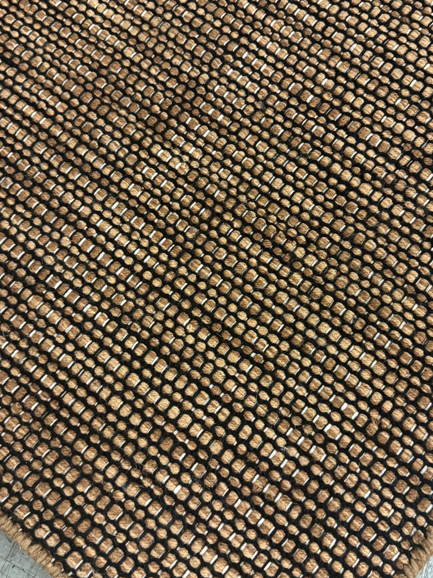 Outdoor Modern Stria - Kickin' Karmel Leg