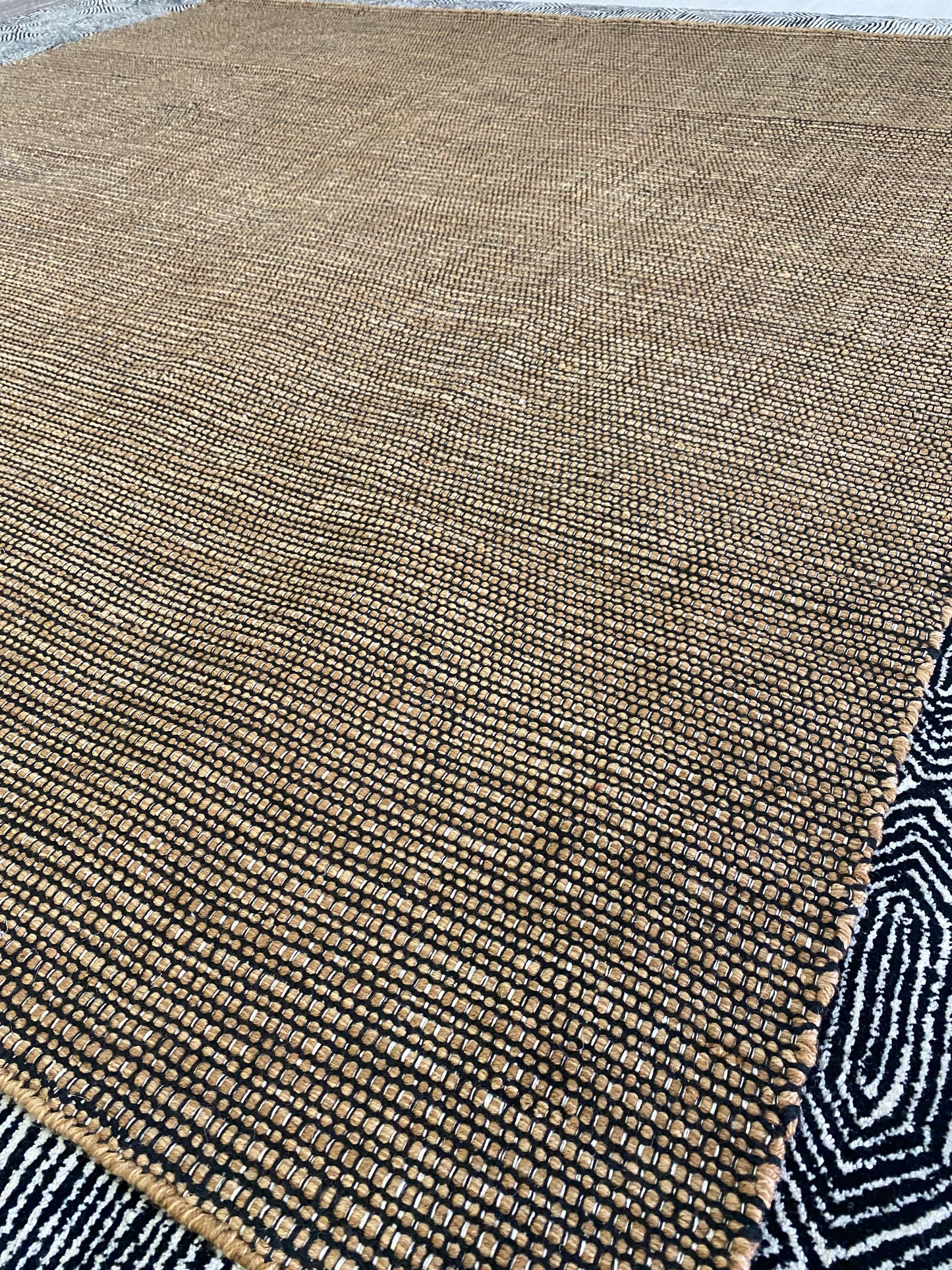 Outdoor Modern Stria - Kickin' Karmel Leg