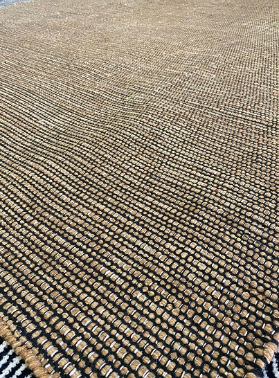 Archive Sale Outdoor Modern Stria - Kickin Karmel Leg 2ft 6in x 2ft 6in B