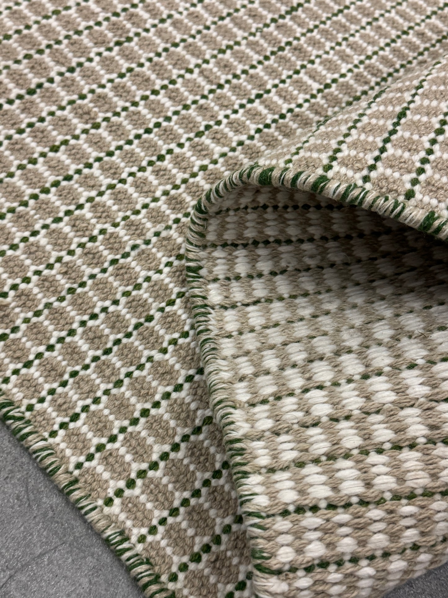 Outdoor Arthouse - Green & Beige