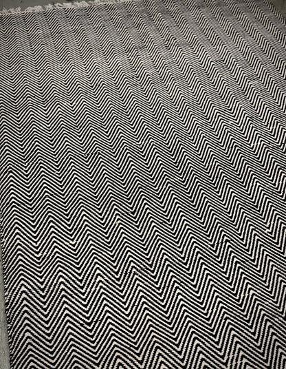 Archive Sale Outdoor Arthouse Chevron - Black & White 8ft 9in Round