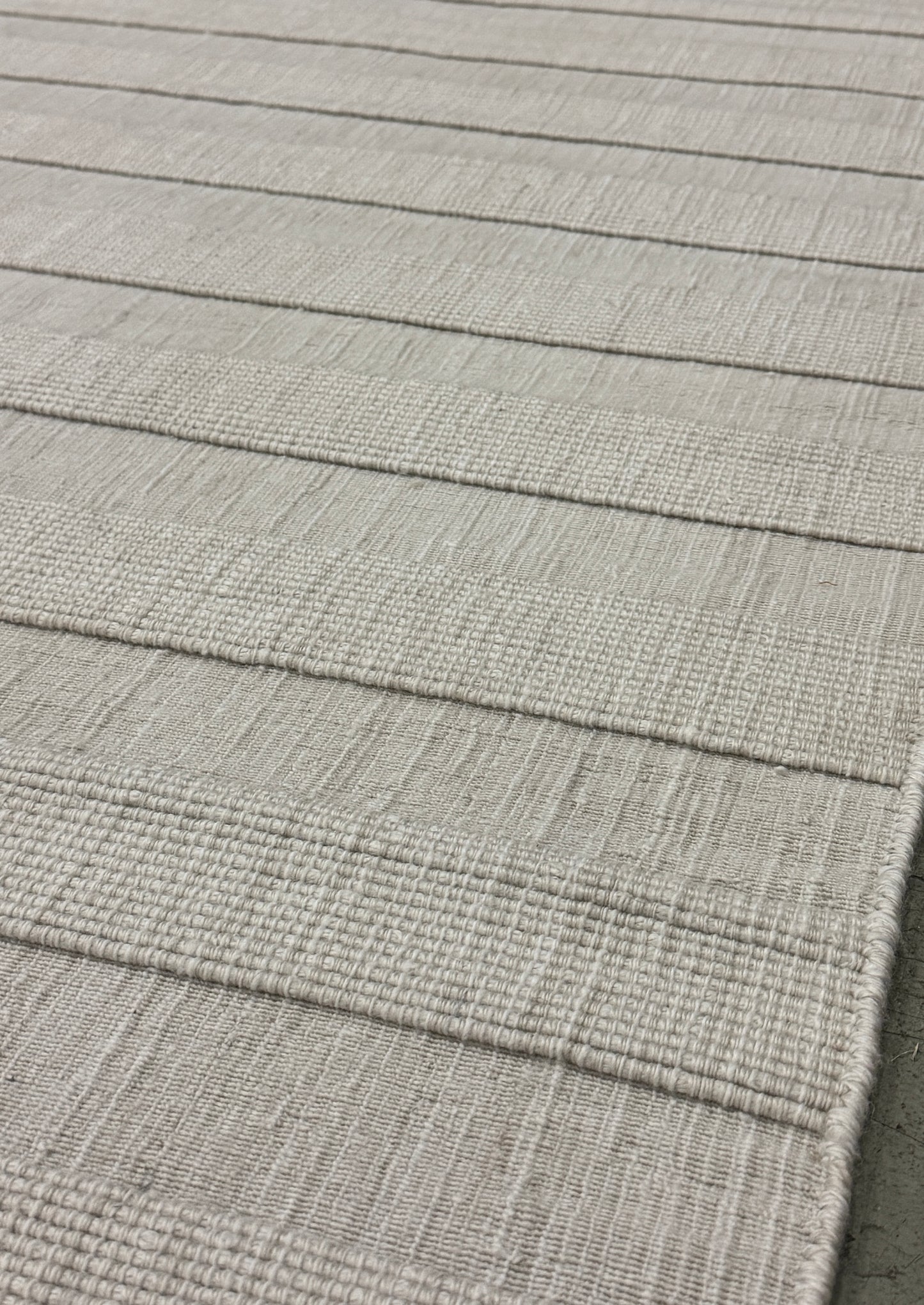 Archive Sale Outdoor Kamden Stripe - Chalk White 4ft x 6ft
