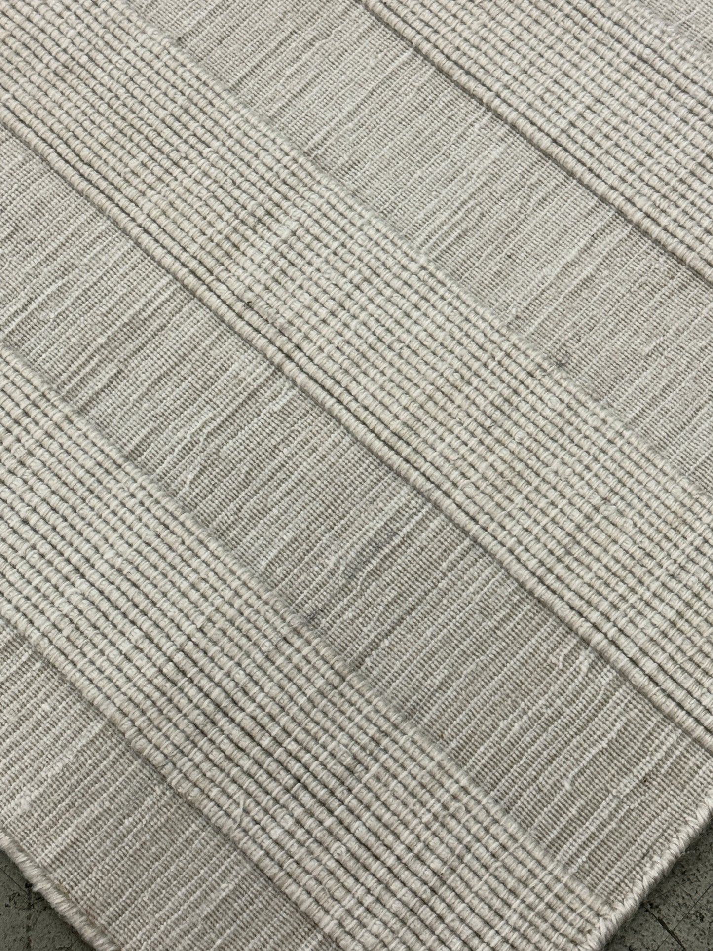Archive Sale Outdoor Kamden Stripe - Chalk White 4ft x 6ft