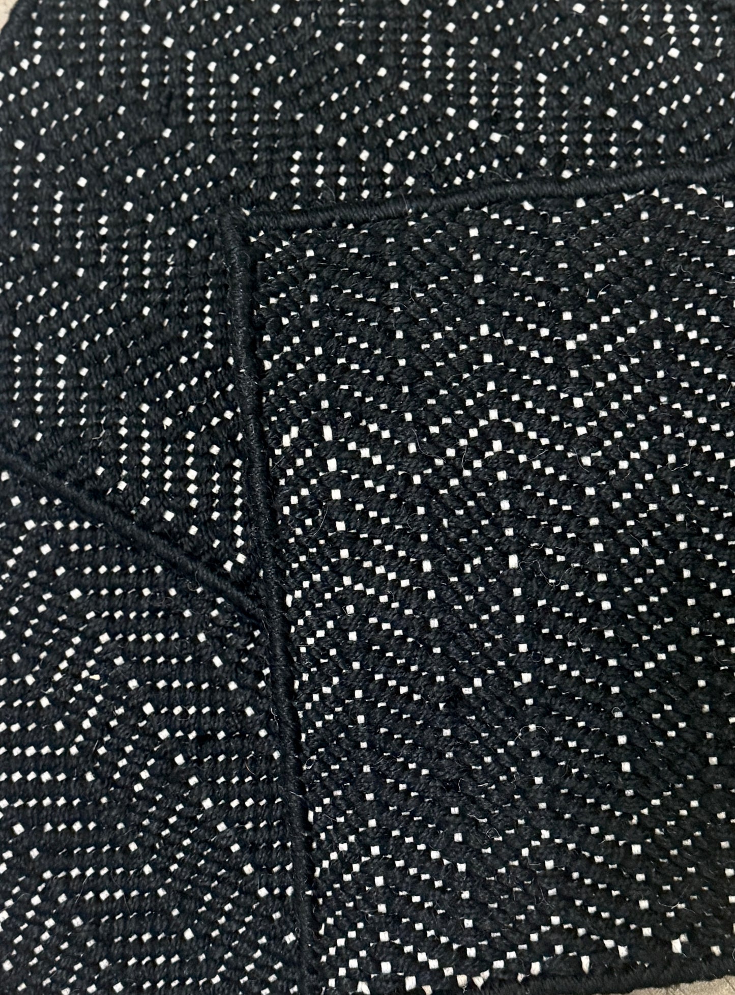 Outdoor Chevvy Weft - Black & White