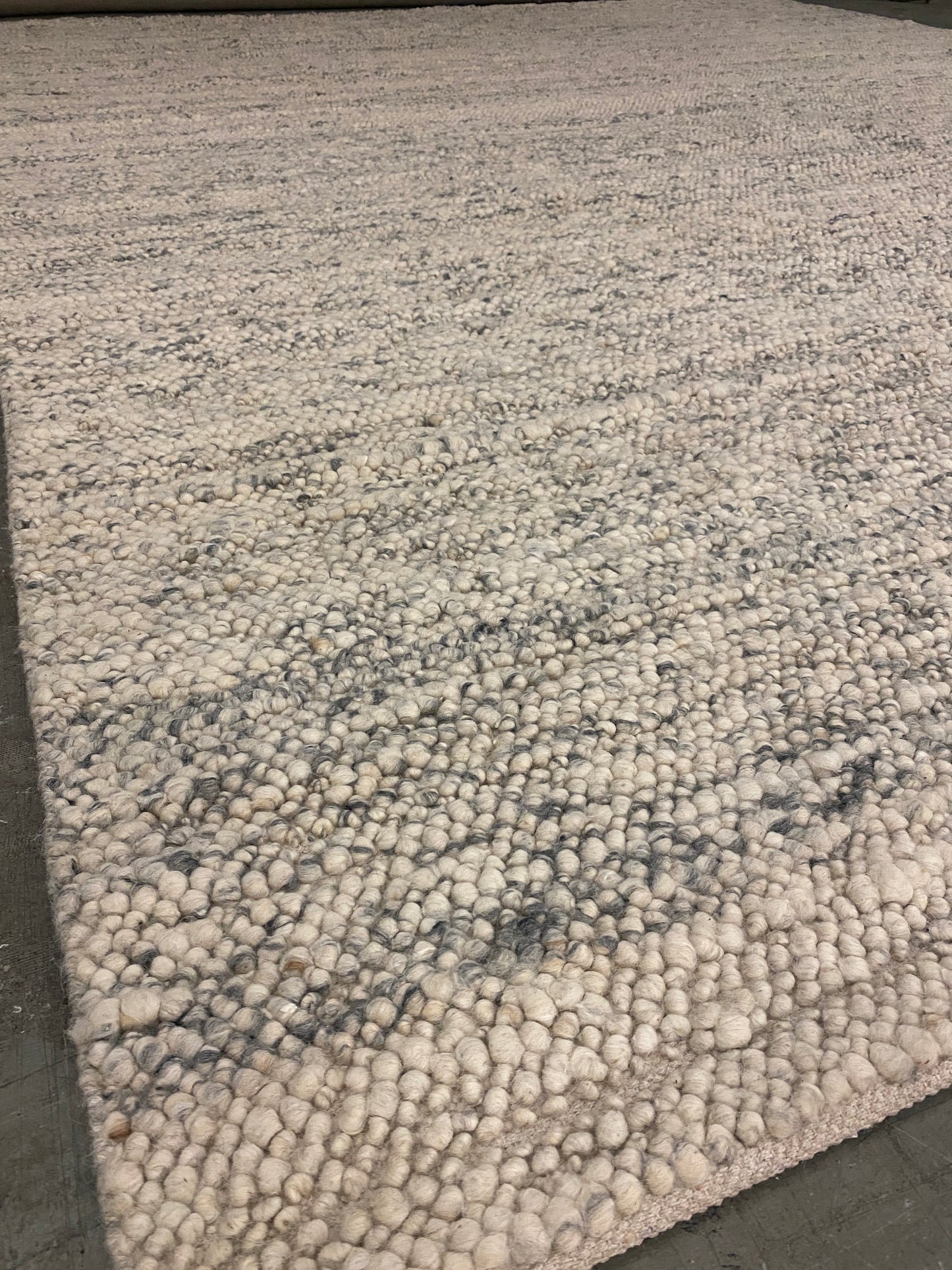 Archive Sale Woolzy Sumac - Chunky Grey Pebbles 11ft 9in x 15ft