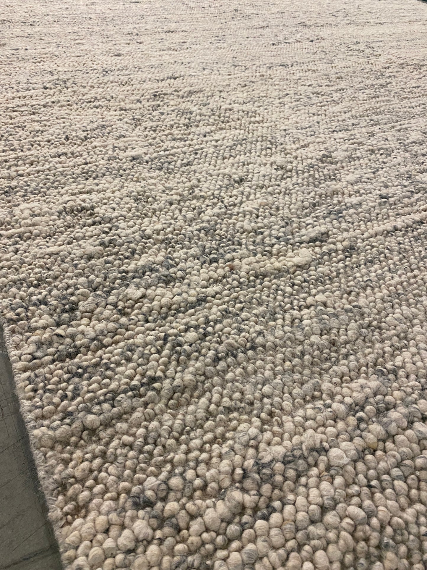 Archive Sale Woolzy Sumac - Chunky Grey Pebbles 11ft 9in x 15ft