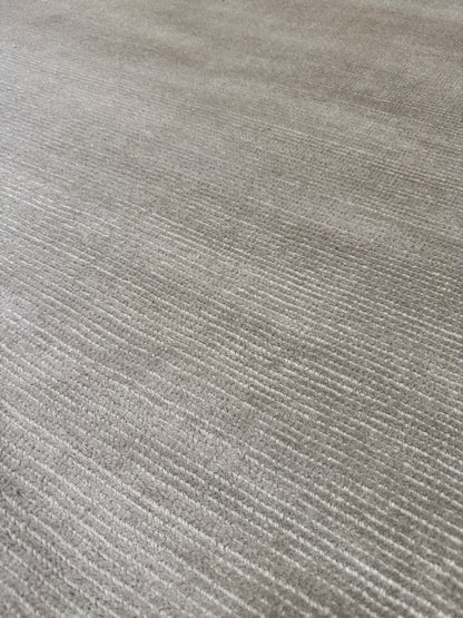 Archive Sale Jixxie Loom - Light Silver 5'x 8'