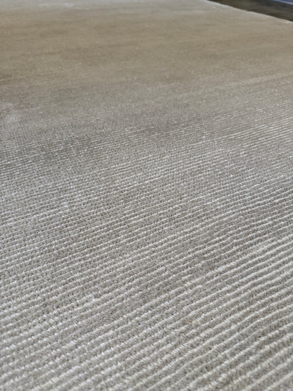 Archive Sale Jixxie Loom - Light Silver 5'x 8'