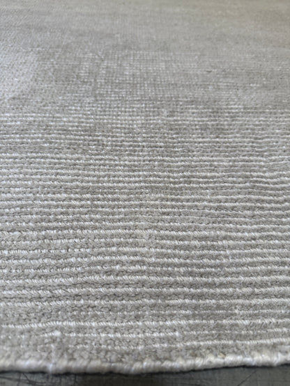 Archive Sale Jixxie Loom - Light Silver 5'x 8'