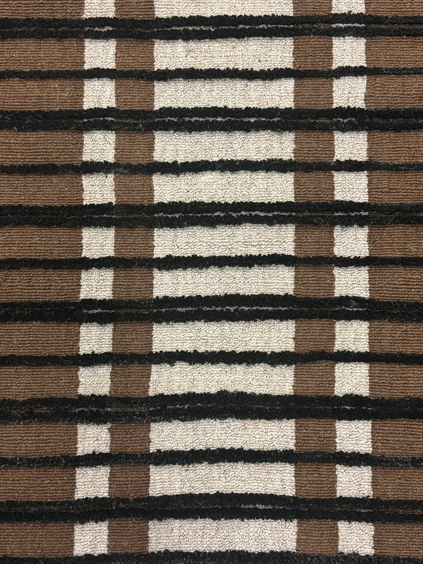 Pirnella - Basalt Silk