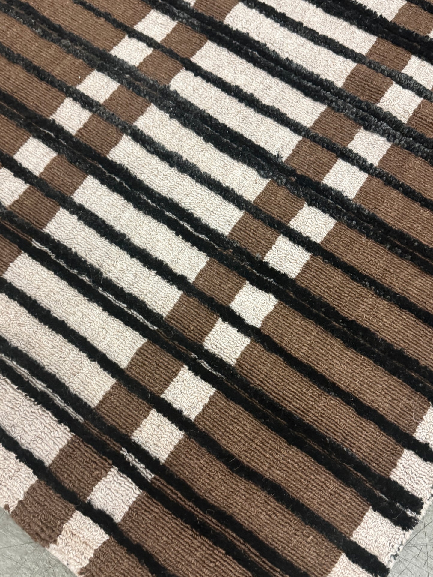 Archive Sale Pirnella - Basalt Silk 4ft x 7ft 2in