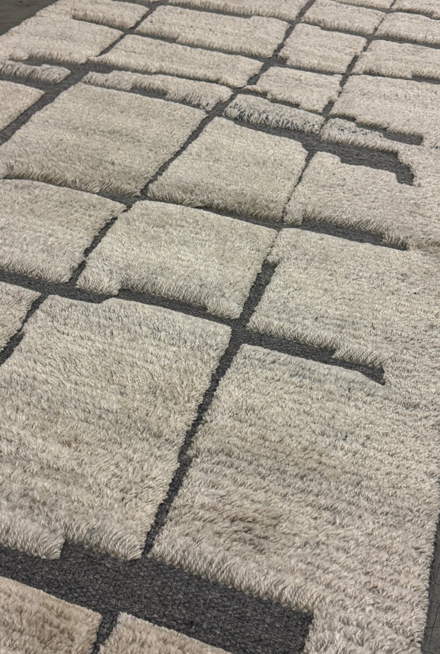 Tique Plush Tique - Puff Greystone