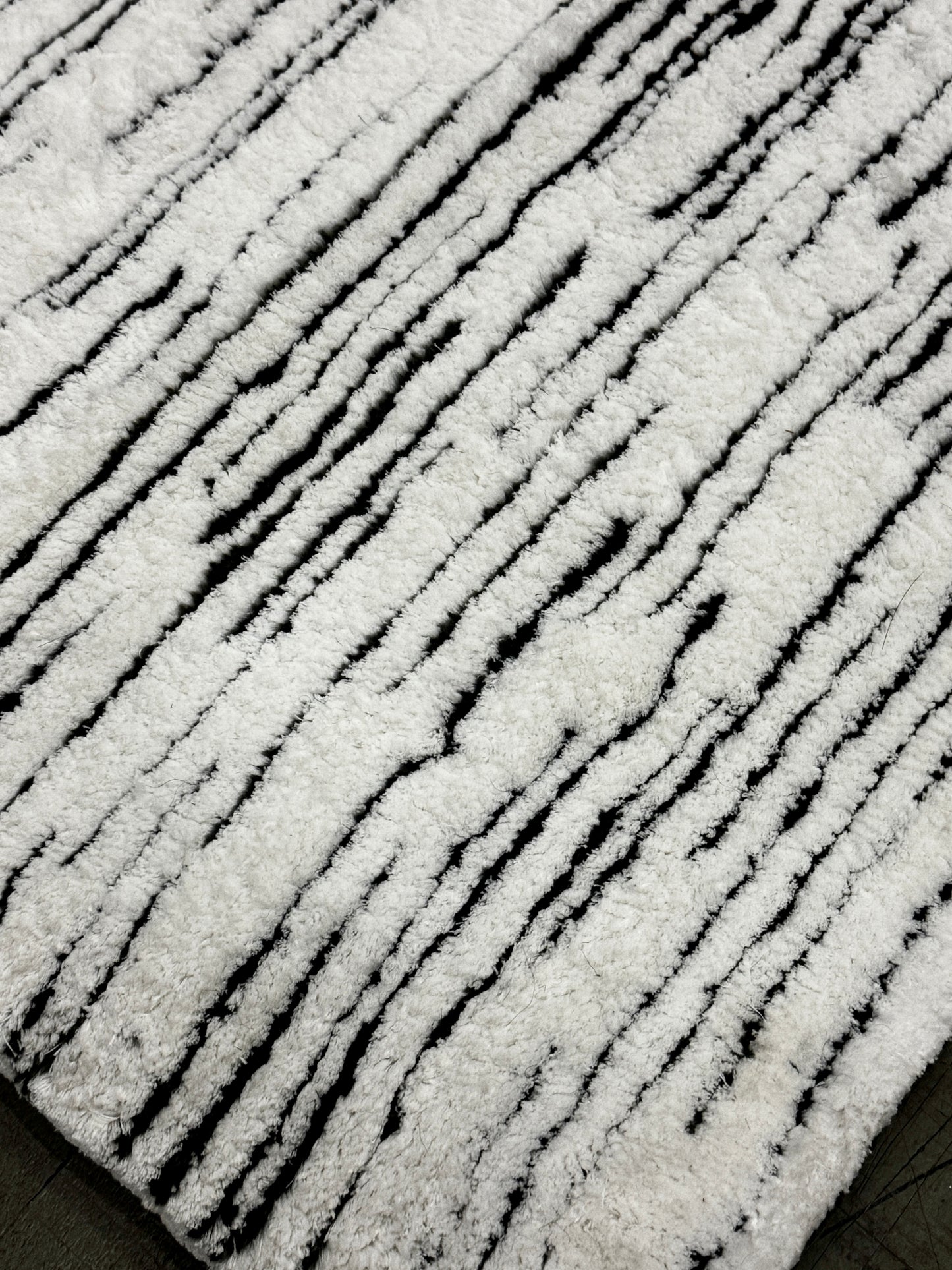 Snowdrift - Black & White