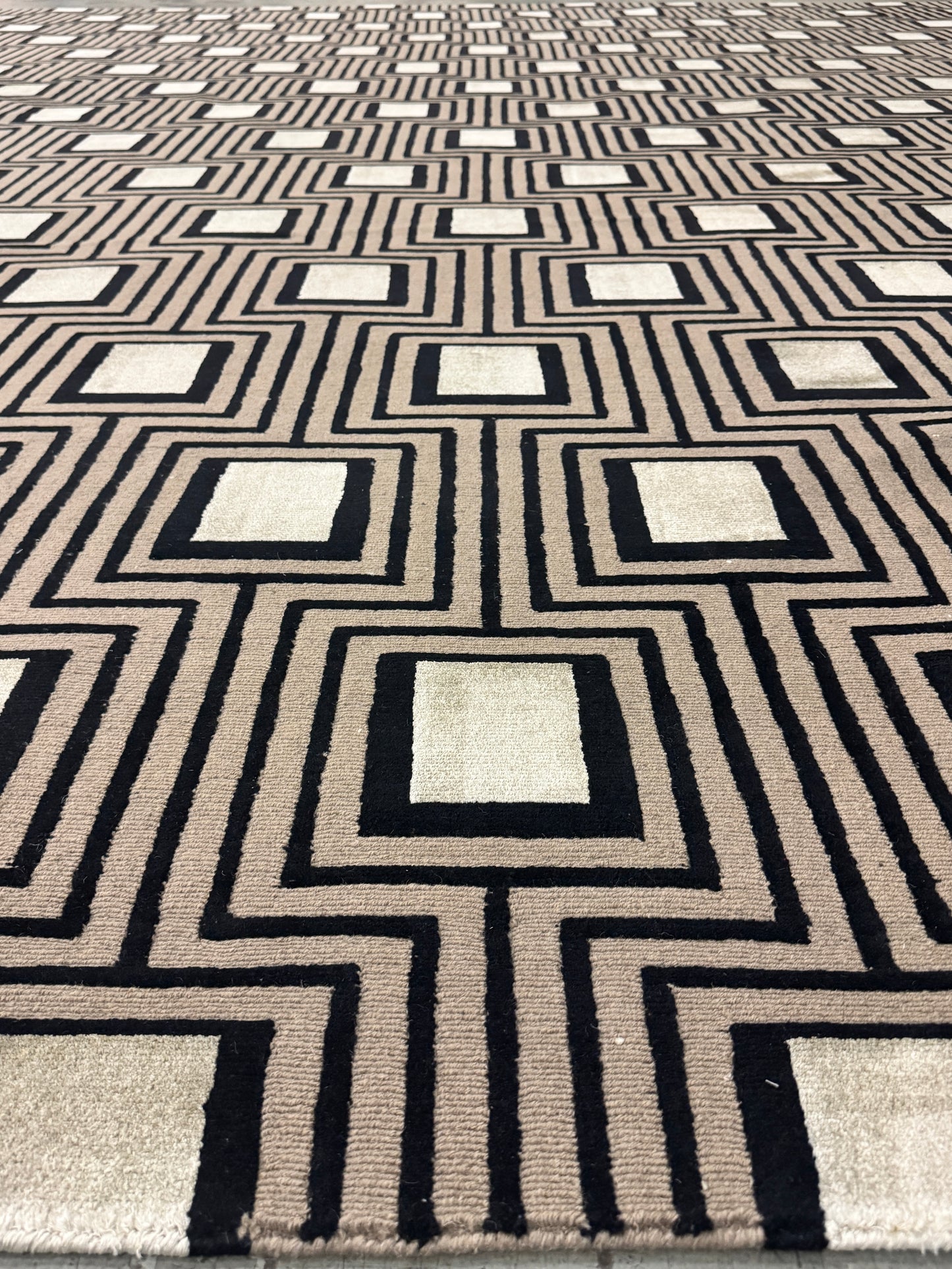 Halle Tibetan Trellis - Taupe & Gold