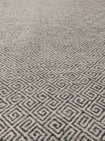 Archive Sale Wilton Greek Key - Black & White 6'x7'