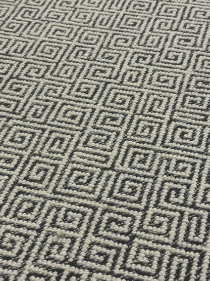 Archive Sale Wilton Greek Key - Black & White 6'x7'