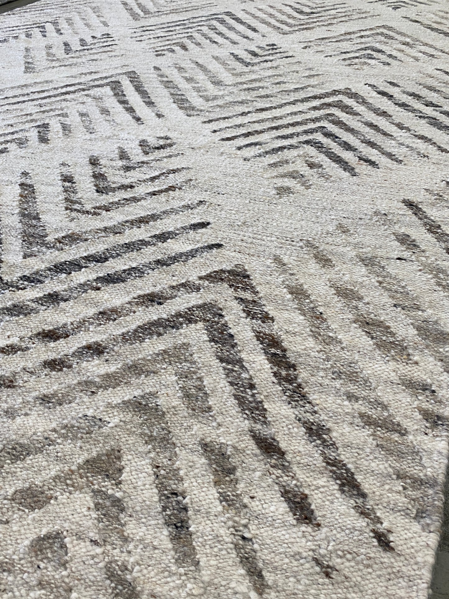 Archive Sale Yuma - Ivory Brown 6ft x 9ft